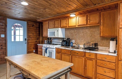Mayfield House | Multi-unit with lake access