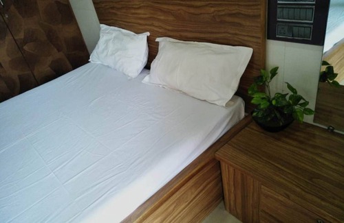 Aarey Colony Apartment | Mumbai's Royal Palms like mini hill station in heart of jungle near to airport