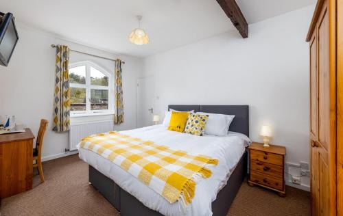 Ravenglass Bed & Breakfast | Muncaster Castle Coachman's Quarters