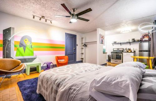 Central Oklahoma City Apartment | Mural studio-near Plaza District