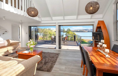 Raglan Apartment | MURITAI WATERS - incredible waterfront location