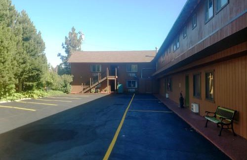 Lee Vining Hotel | Murphey's Motel LLC