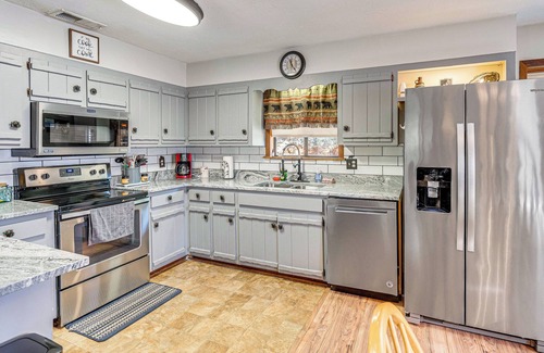 Murphy Cabin | Murphy Cabin w/Deck, Grill & Private Pond!