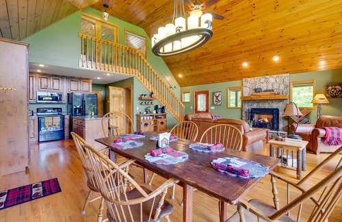 Unaka Cabin | Murphy Cabin w/Hot Tub, Fire Pit & Mountain Views