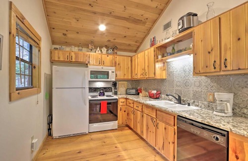 Murphy House | Murphy Family Cabin with Fire Pit and Forest Views!