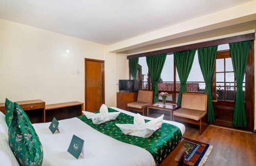 Darjeeling Hotel | Muscatel BhumSang - 200 Mts from Mall Road