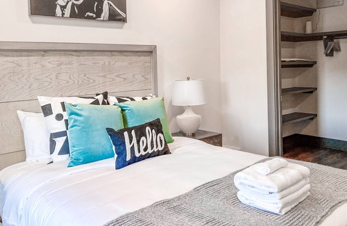 Rolling Mill Hill Condo | Muse | Central downtown condo with fast WiFi, Pac-Man, central AC & gym