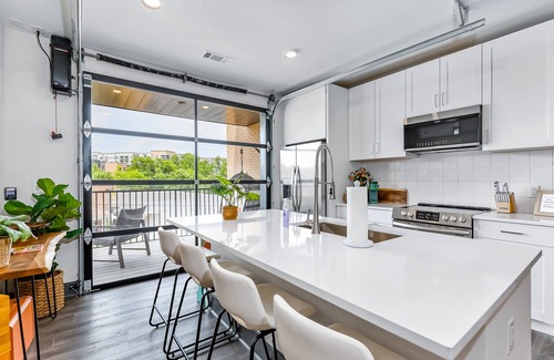 Rolling Mill Hill Condo | Muse | Downtown condo with fast WiFi, balcony, central AC & rooftop lounge