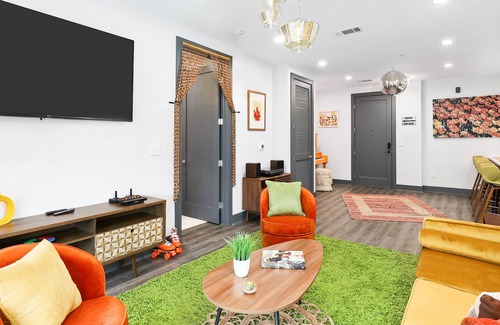 Rolling Mill Hill Condo | Muse | Retro-modern condo with city view & rooftop lounge - walk to hot spots