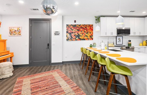 Rolling Mill Hill Condo | Muse | Retro-modern condo with city view & rooftop lounge - walk to hot spots