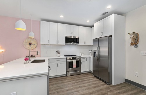 Rolling Mill Hill Condo | Muse | third-floor downtown condo with high-speed WiFi & central AC