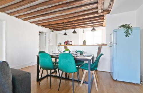 Saint-Thomas-d'Aquin Apartment | Musee du Louvre 5 Luxurious Apartment 1 BR-6P Free Netflix