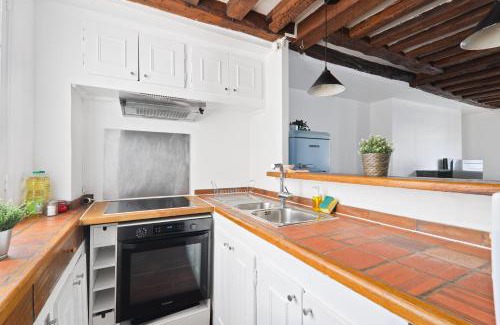 Saint-Thomas-d'Aquin Apartment | Musee du Louvre 5 Luxurious Apartment 1 BR-6P Free Netflix