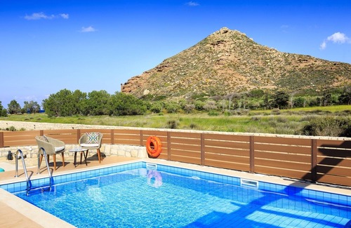 Vigla Villa | Muses Beach Villas - Erato