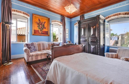 Faraklata Hotel | Museum Hotel George Molfetas