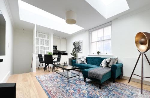 Holborn and Covent Garden Apartment | Museum St Central Soho Townhouse