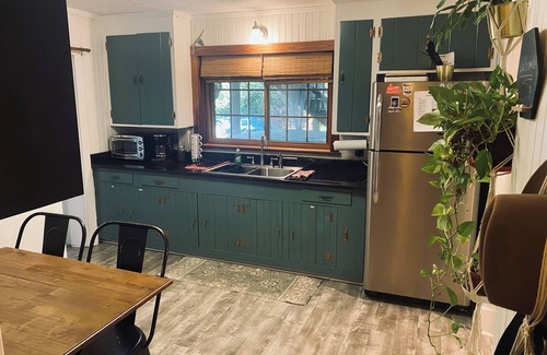 Inglewood Apartment | Music City Hideout