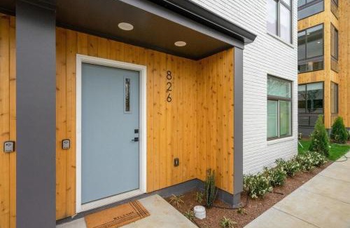 East Nashville House | Music City Smile (826/828)