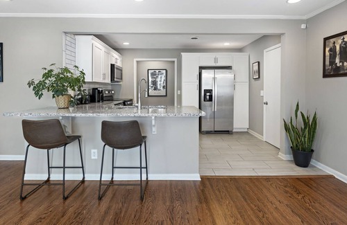 Madison House | Music Inspired Home/Spacious/Conveniently Located