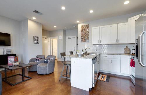 West End House | Music Row Nashville King Beds Keyless Entry