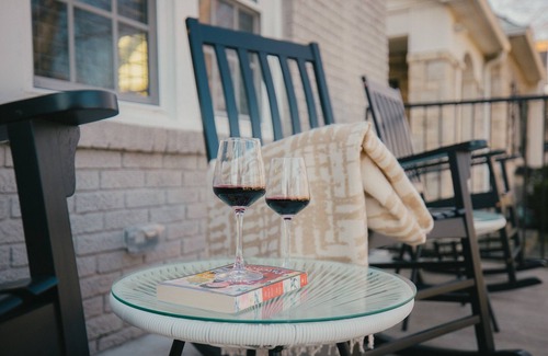 Edgehill Apartment | Music Row Stay – 8 Mins to Broadway/Free Parking-1