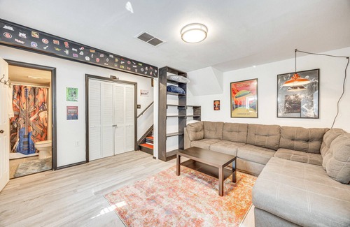 Fountain House | Music Themed 3-bedroom house with WiFi, AC and easy access to FT Carson