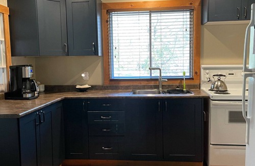 Gravenhurst Cottage | Muskoka Cottage, Bunkie + Sauna-1.5 hrs from TO!