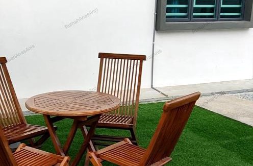 Malacca City House | MUSLIM ONLY-Rumah Anas Anis Homestay with Pool