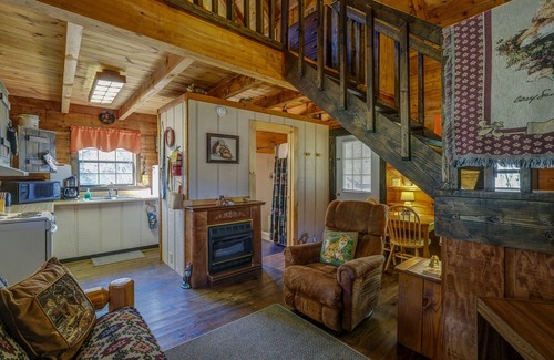 Murphy Cabin | *MUST SEE* Cobb Creek Cabins at the Historic Cobb Family Estate