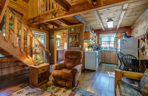 Murphy Cabin | *MUST SEE* Cobb Creek Cabins at the Historic Cobb Family Estate