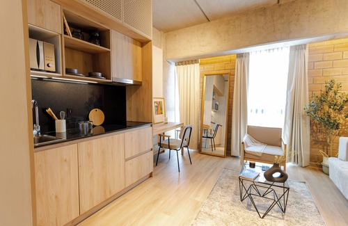 Guadalajara Apartment | Mutuo Vive: Connecting Creators Worldwide - Stylish Rooms & Memorable Stays!