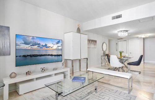Downtown Miami Apartment | MVR - Ocean & River Views Boutique Apt SPA Pool
