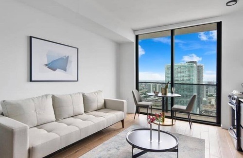 Downtown Miami Apartment | MVR - Studio with Balcony & Ocean Sunrise Views