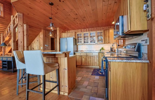 Manitowish Waters Cabin | MW Chain Retreat! EXTRA Outdoor Space!
