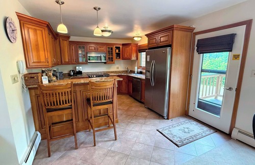 Bretton Woods Condo | MWP23: Breathtaking views in Bretton Woods, pool passes, discounts!