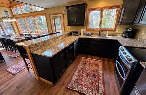Bretton Woods Condo | MWP25 Updated 3 bed 3 bath condo with mountain ski slope views in Bretton Woods