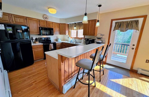 Bretton Woods House | MWP66 End Unit with Gorgeous Mountain Views, Pool Table, Pool/Gym Passes!