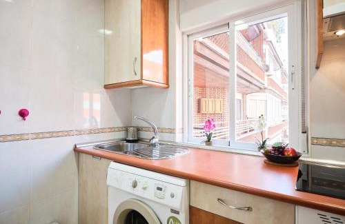 Arapiles Apartment | My City Home- Bright apartment in great location