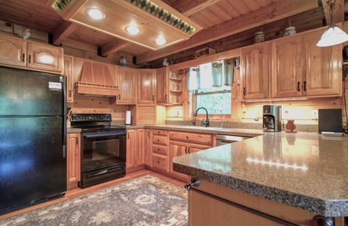 Tazewell House | My Happy Place - Lakefront cabin
