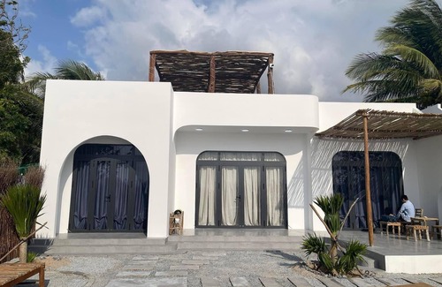 Ninh Hai House | My Hoa Oceanfront Home