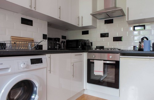 Newington Apartment | My Meadows, City Centre Apartment, Sunny&spacious