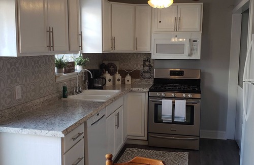 Georgetown House | My Old Kentucky Home 3 bedroom, 2 full bath. Sleeps 7