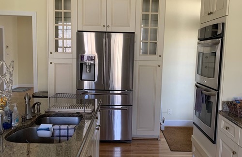 Chapel Hill Cottage | My Place Inn, Your Home Away From Home! - Lower Suite
