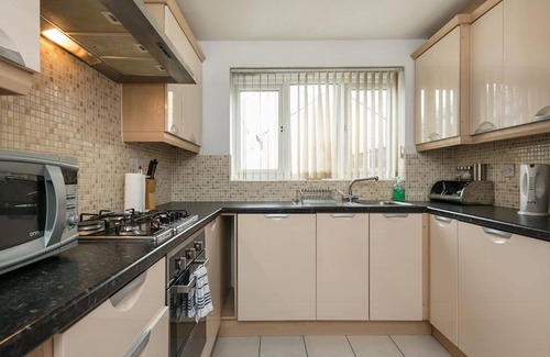 Cheetham Hill House | My-Places Elegant 6 Bed Town House - 68