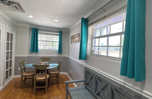 Downtown Hollywood Apartment | My Purple House: Downtown Hollywood Oasis, 5 Minutes to Beach & Nightlife!