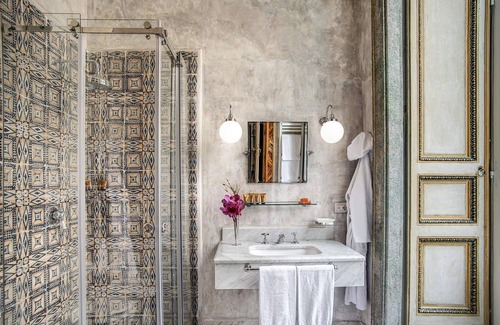 Montecalvario Villa | My Rental Homes - Palazzo Doria luxury building in the historic center of Naples