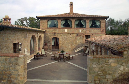 Pienza Villa | My Rental Homes - Villa Monticchiello with pool and garden surrounding the property