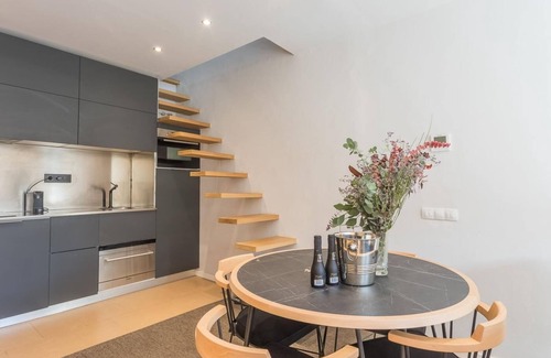 Sant Gervasi Apartment | My Space Barcelona apartment with large terrace close to Barraquer clinic