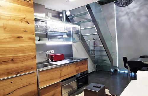 el Fort Pienc Apartment | My Space Barcelona Studio near Arc de Triomphe in a building with swimming pool