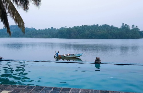 Bandaragama Villa | MYH - Lake Front Pvt Villa with Staff and Includes FREE Breakfast of your choice